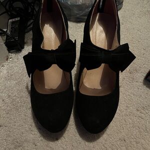 Elegant Black Women's Shoes with Bow